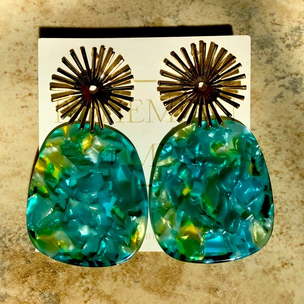 UNIQUE EARRINGS!